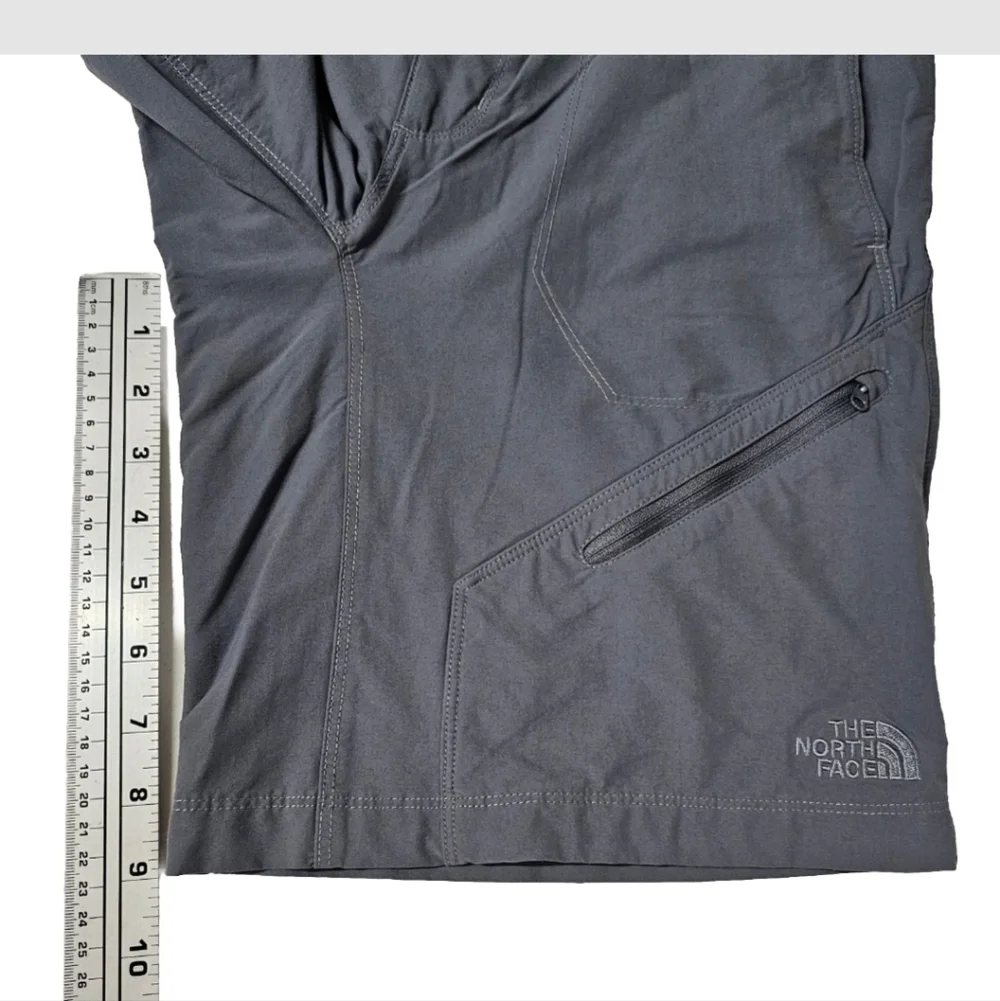 The North Face Men's Gray Cargo Hiking Outdoor Performance Shorts, Size 32